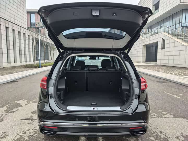 Photo 8 - Hongqi HS5