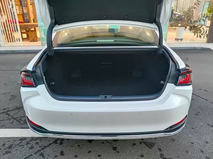 Фото 6 - Lexus ES