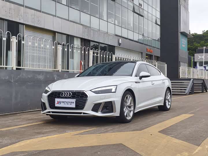 Фото 1 - Audi A5