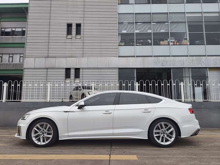 Фото 4 - Audi A5