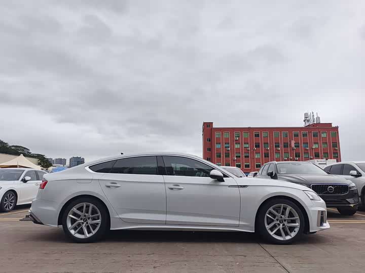 Фото 5 - Audi A5