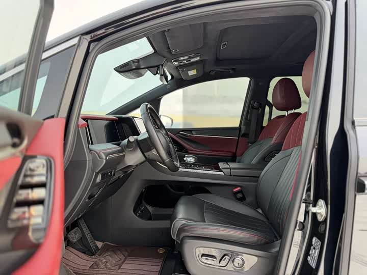 Фото 9 - GAC Trumpchi M8