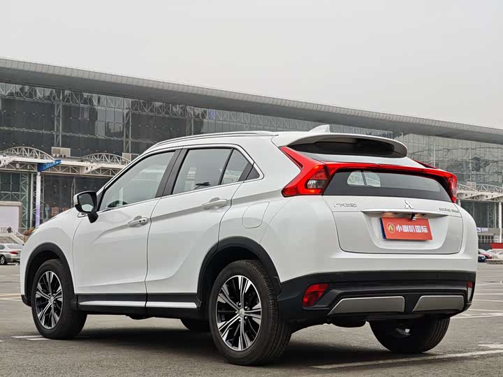 Photo 9 - Mitsubishi Eclipse Cross