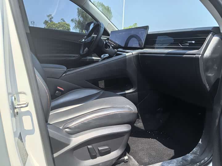 Фото 4 - Roewe RX5