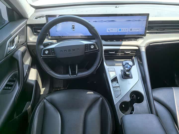 Фото 8 - Roewe RX5