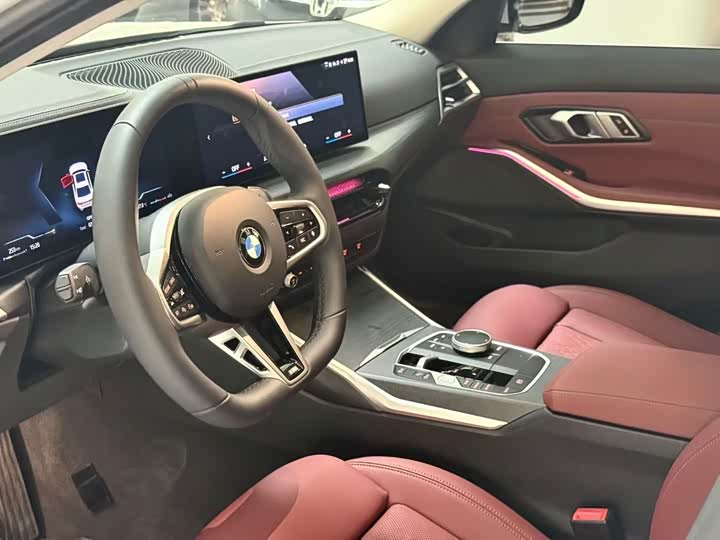 Photo 3 - BMW 3 Series