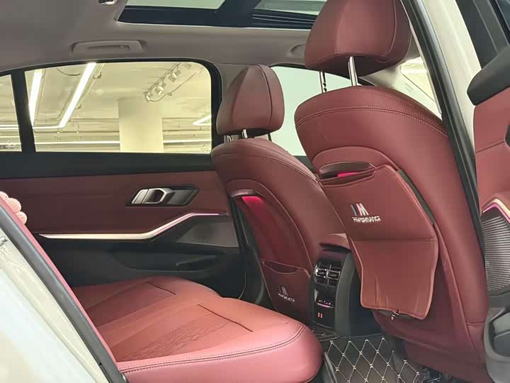 Photo 5 - BMW 3 Series