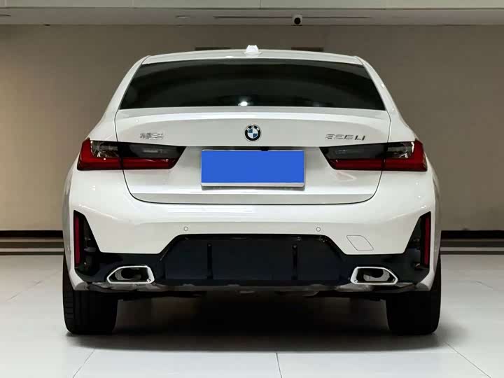 Photo 8 - BMW 3 Series