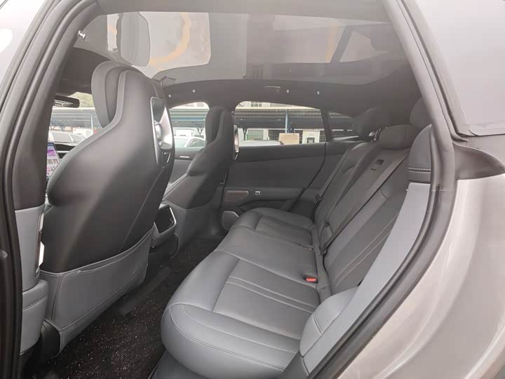 Photo 8 - Xiaomi YU7