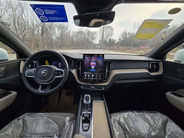 Фото 9 - Volvo XC60