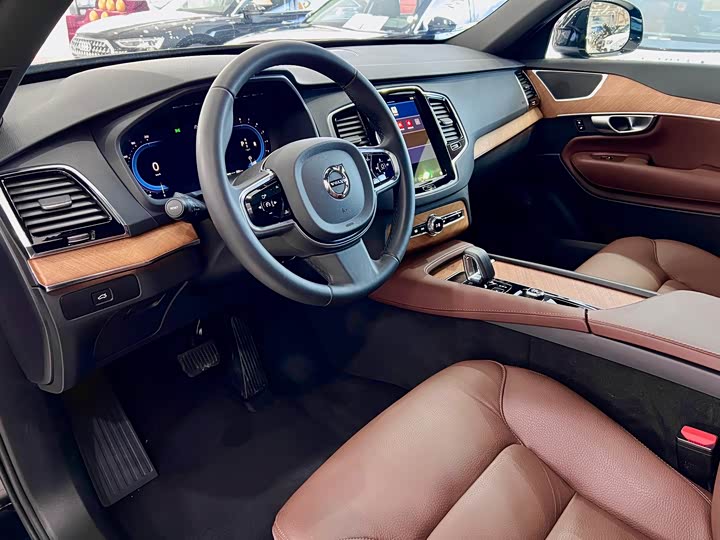 Photo 7 - Volvo XC90