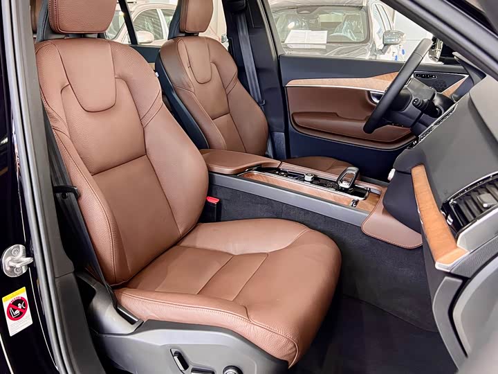 Photo 8 - Volvo XC90