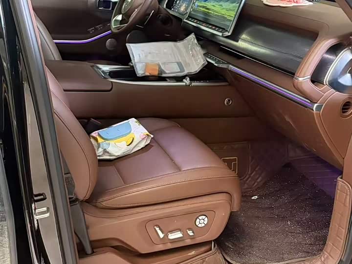 Фото 3 - Tank 700 Hybrid