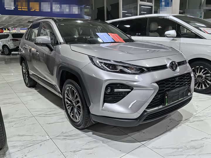 Photo 3 - Toyota Wildlander