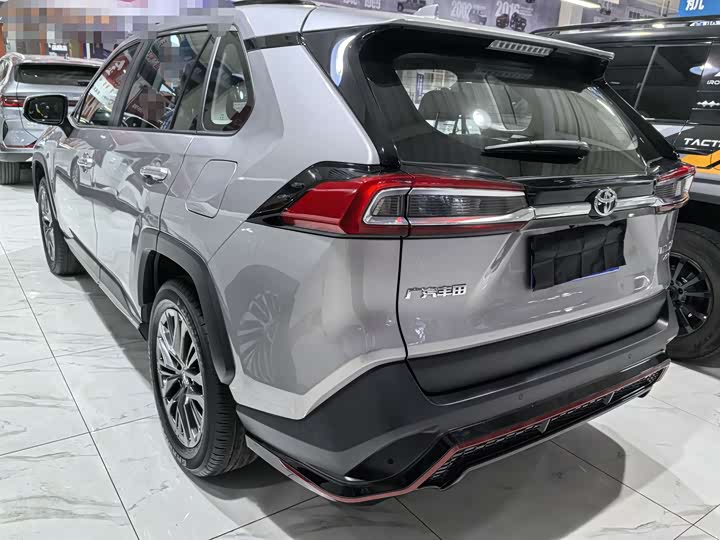 Photo 4 - Toyota Wildlander