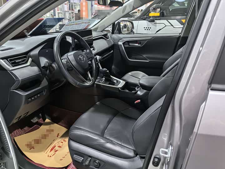 Photo 7 - Toyota Wildlander