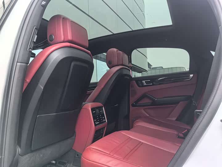 Фото 5 - Porsche Cayenne