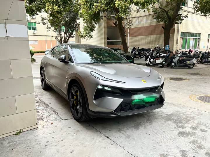 Фото 1 - Lotus Eletre