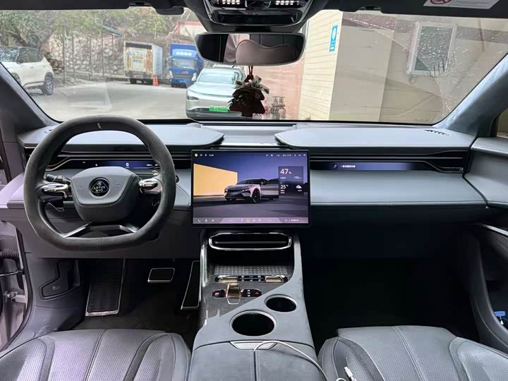 Фото 3 - Lotus Eletre