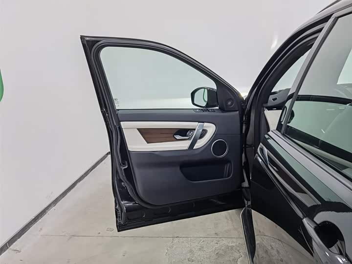 Фото 8 - Land Rover Discovery Sport