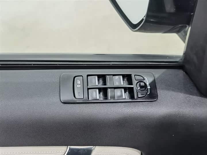 Фото 9 - Land Rover Discovery Sport