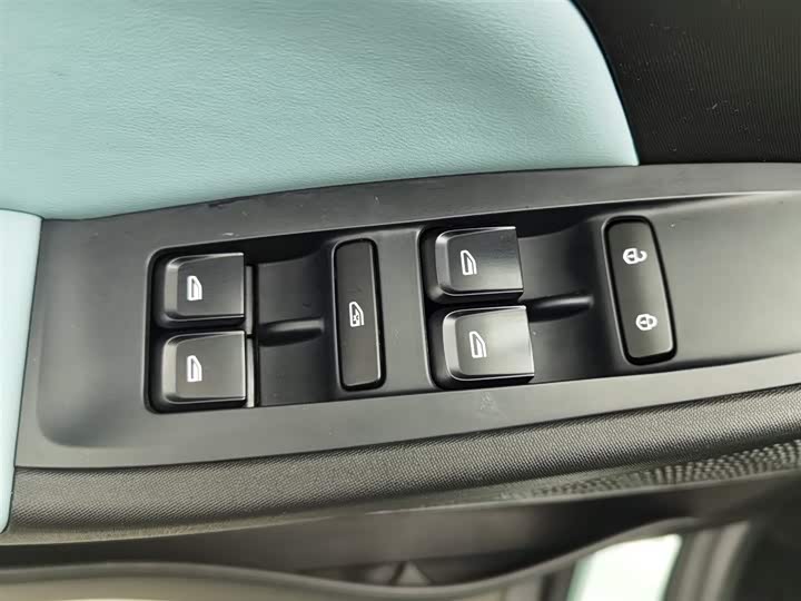 Фото 9 - Geely Geometry E Firefly