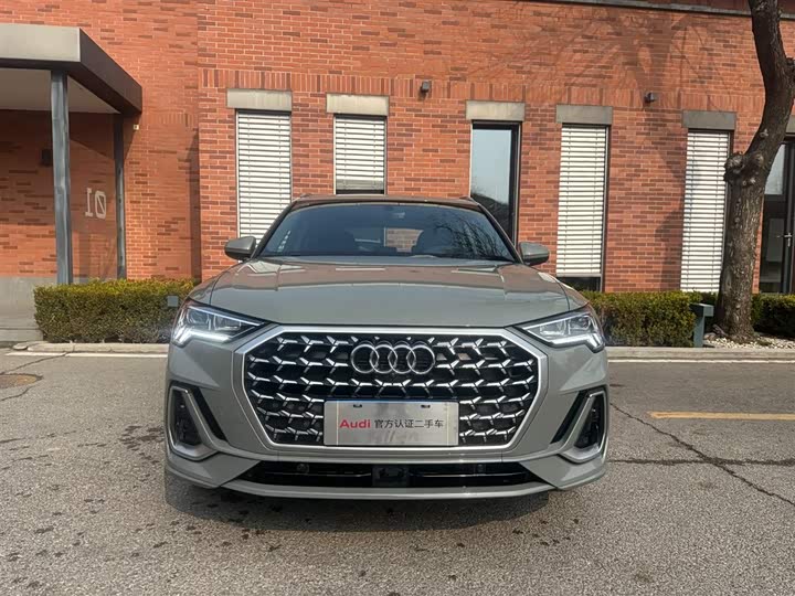 Фото 2 - Audi Q3