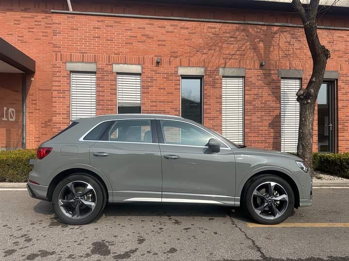 Фото 3 - Audi Q3