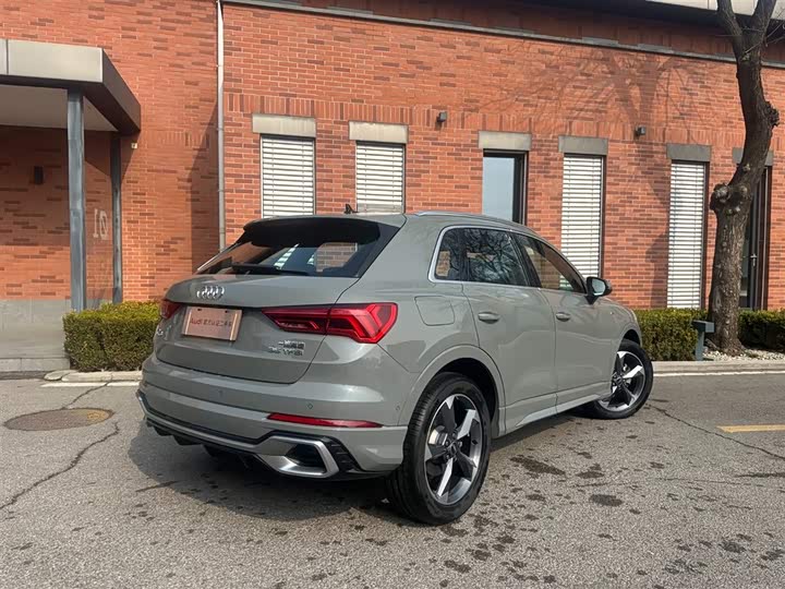 Фото 4 - Audi Q3
