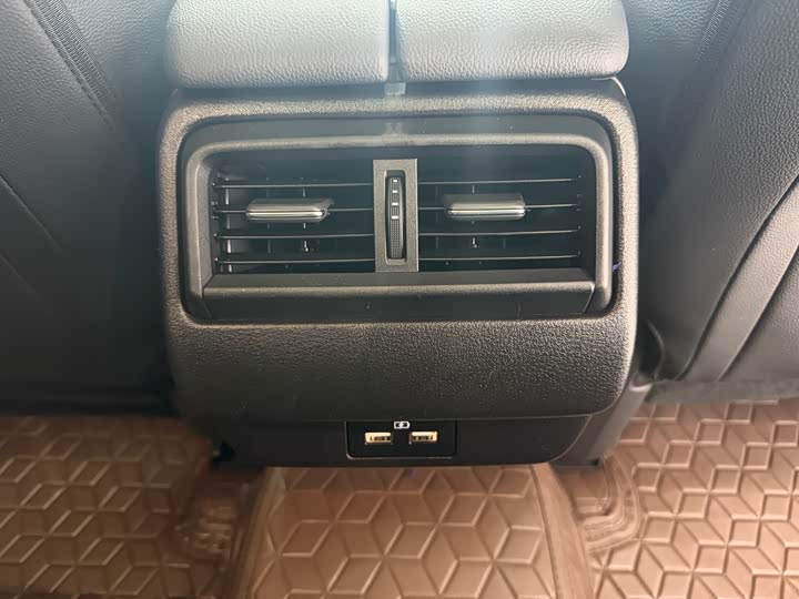 Photo 7 - Mazda CX-50