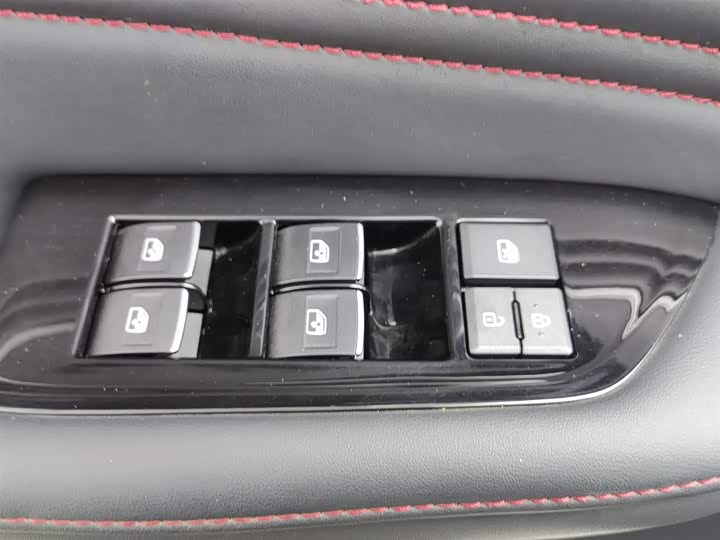 Фото 9 - Dongfeng Forthing T5 EVO