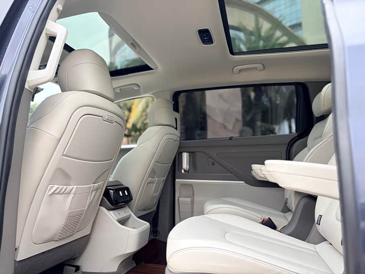 Фото 7 - Hyundai Custo