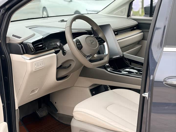 Фото 9 - Hyundai Custo