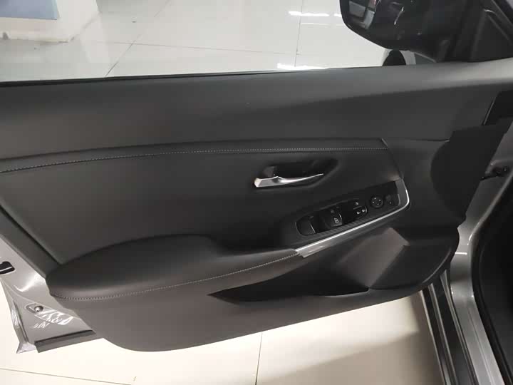 Фото 5 - Nissan Sylphy