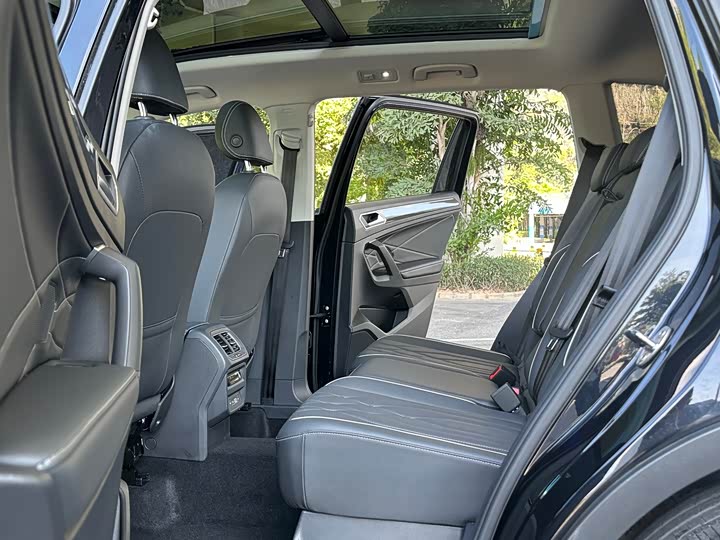 Фото 6 - Volkswagen Tiguan L Hybrid