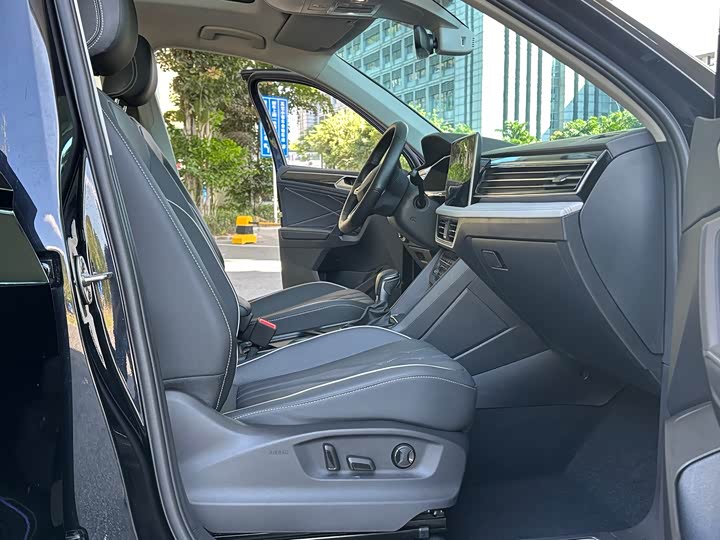 Фото 7 - Volkswagen Tiguan L Hybrid