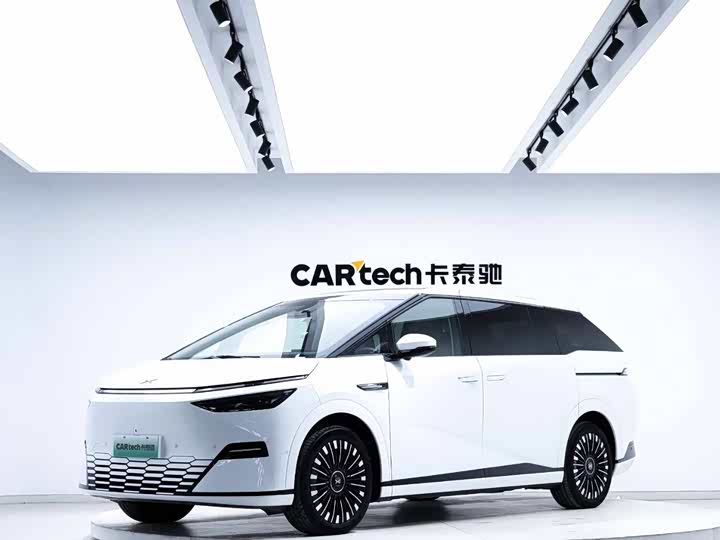 Фото 1 - XPeng X9