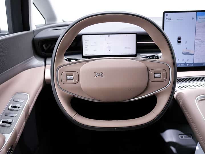 Фото 3 - XPeng X9