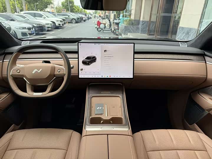 Фото 9 - Nio Onvo L90