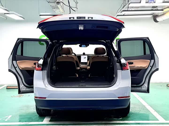 Фото 5 - Nio ES8