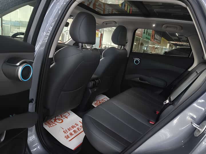 Фото 3 - BYD Yuan Plus