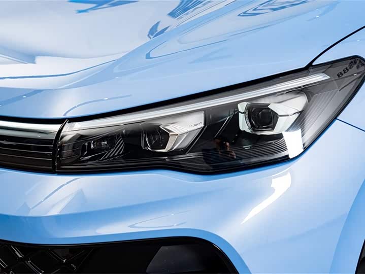 Фото 4 - Volkswagen Tiguan L Pro