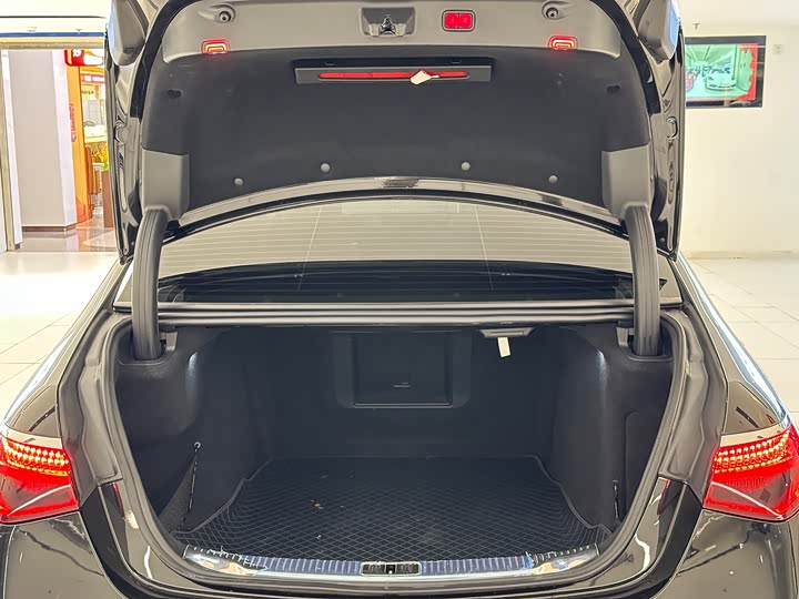 Фото 8 - Mercedes-Benz S-Class