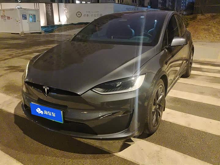 Фото 1 - Tesla Model X