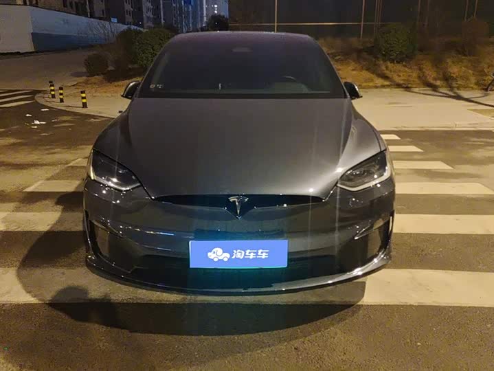 Фото 2 - Tesla Model X