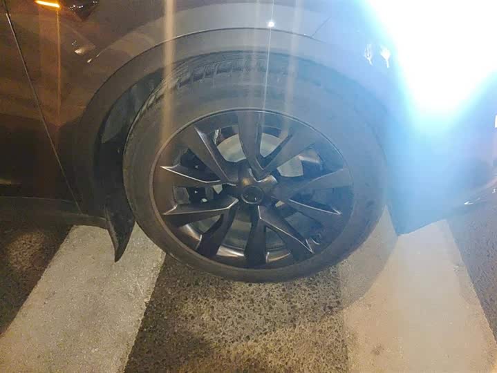 Фото 6 - Tesla Model X