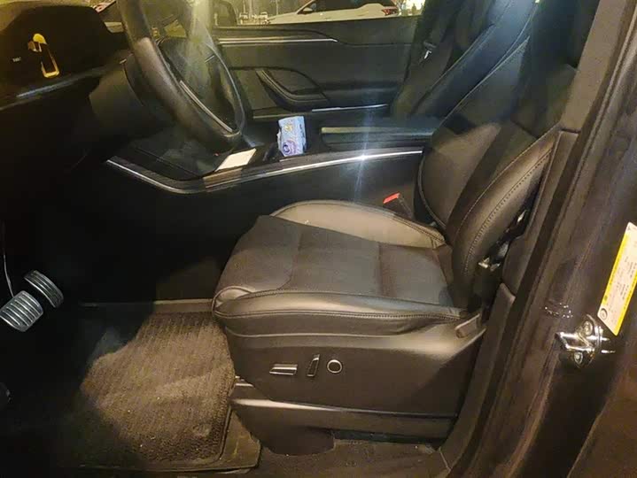 Фото 9 - Tesla Model X