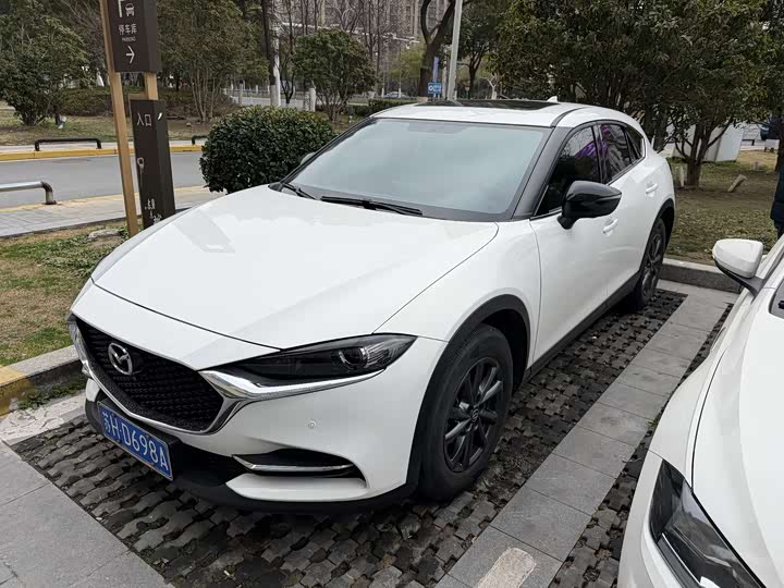 Photo 1 - Mazda CX-4