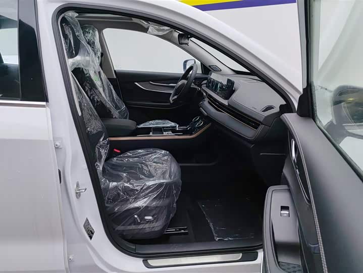 Фото 8 - Exeed LX C-DM Hybrid