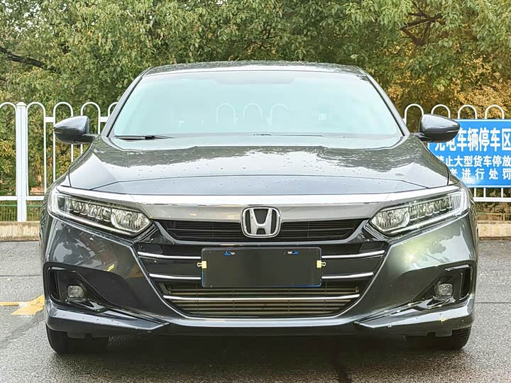 Фото 2 - Honda Accord